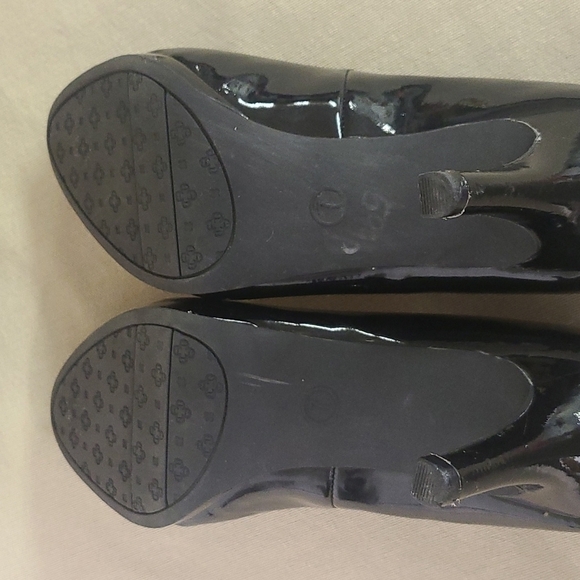 Etienne Aigner Black Patent Leather Heels 7M - Picture 6 of 8